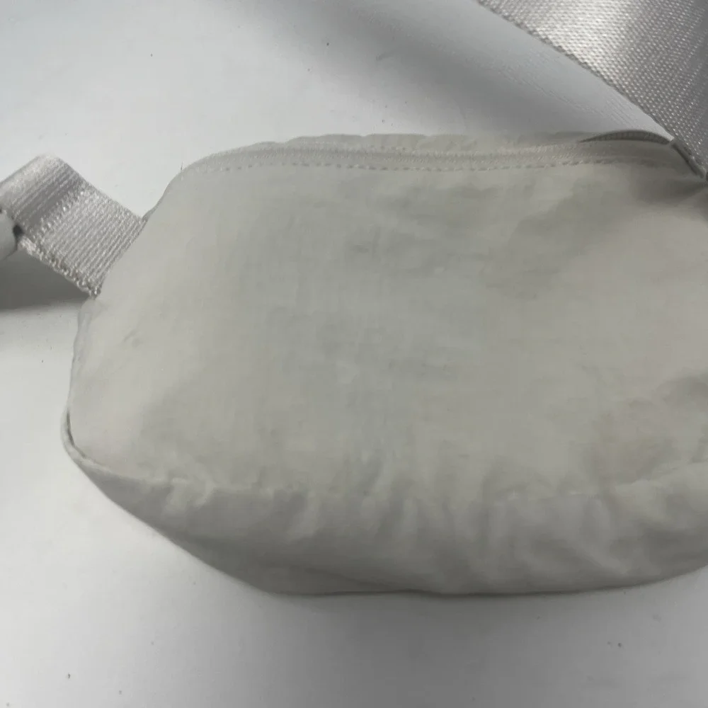 Lululemon Everywhere Belt Bag 1L ONE SIZE Off White Ivory LU9AZ5S -Preowned